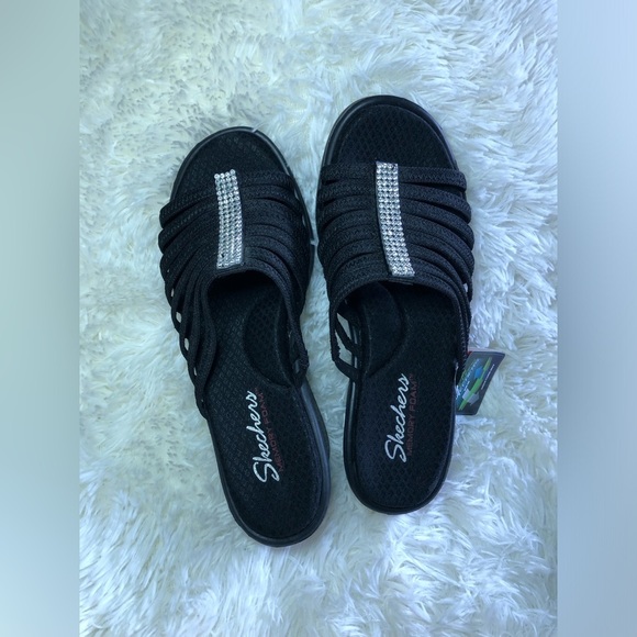 Skechers Women's Black Sandals with Silver Accents NWT size 9 - Picture 3 of 15